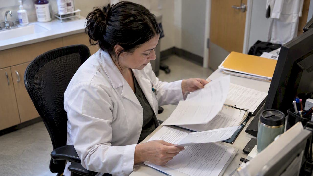 When Lab Triggers Require 7 or 15 Day SAE Reports for Investigators